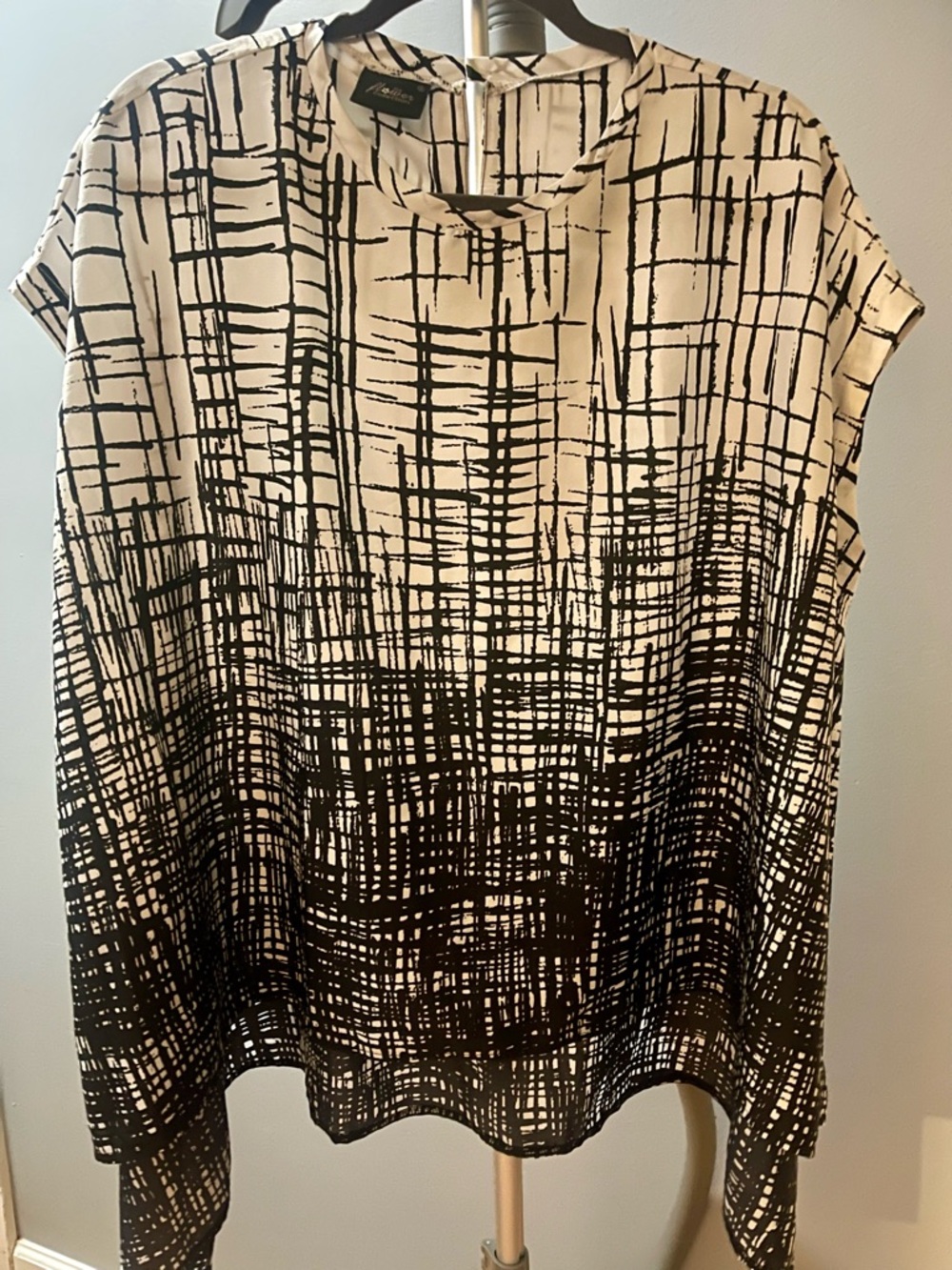 Black & White Abstract Print Short Sleeve Top